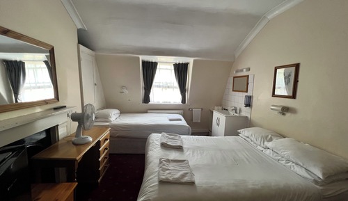 Basic Triple Room, Shared Bathroom