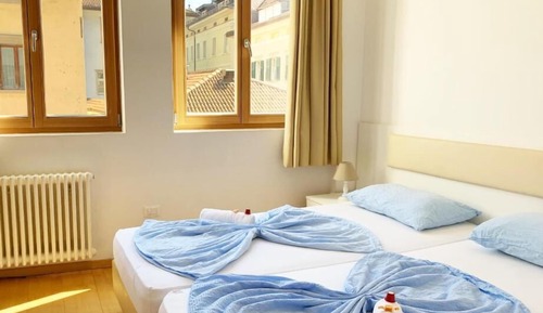 City Studio, 2 Twin Beds, Private Bathroom, City View
