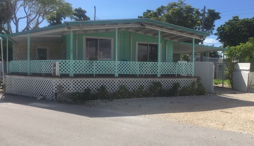 Traditional Mobile Home, 2 Bedrooms