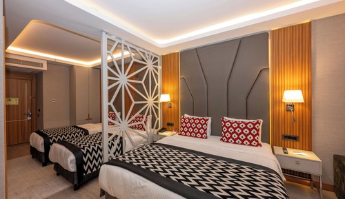 Room (Deluxe Family)