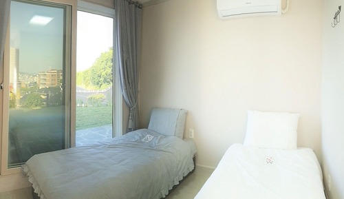 Room (Twin Room)