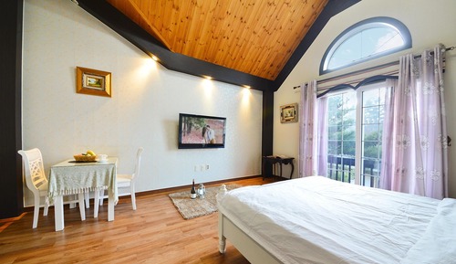Basic Room, 1 Bedroom (Maple ( F2 ))