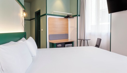 Superior Room, City View