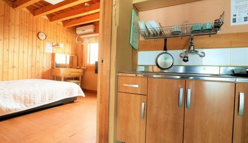 Room (Beach scenery)