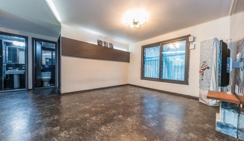 Room (Black B (3rd floor))