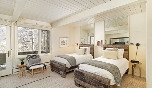 Condo, 2 Bedrooms
