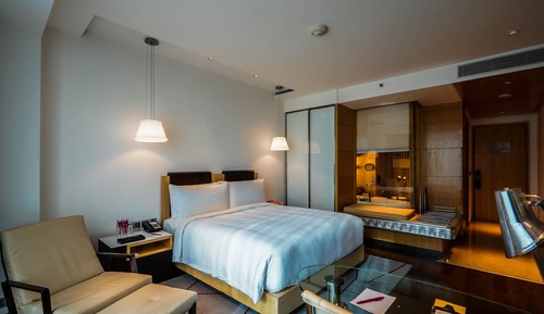 Standard Room, 1 King Bed, Smoking