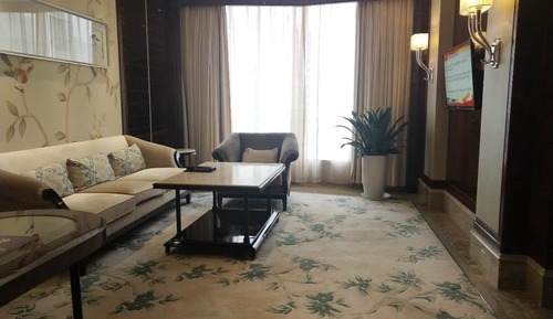 Executive Room, 1 King Bed, Smoking