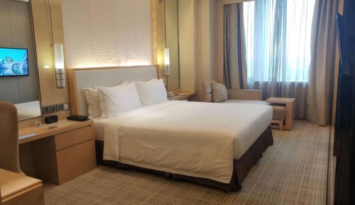 Business Room, 1 King Bed, Non Smoking