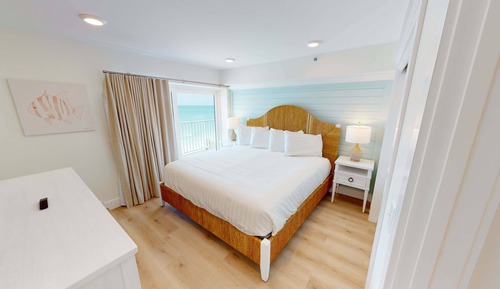 2 Bedrooms, Balcony, Gulf View
