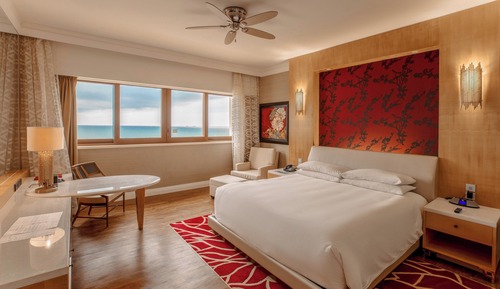 Classic Room, 1 King Bed, Smoking