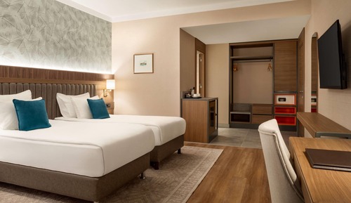 Room, Multiple Beds, City View