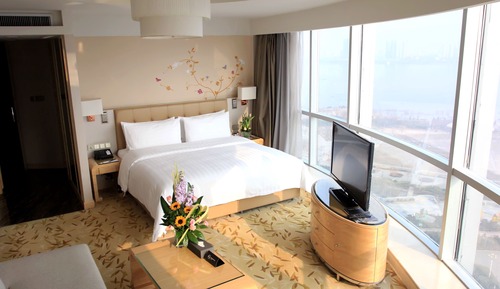Deluxe King Room