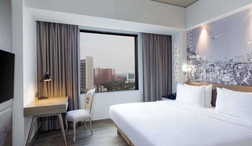 Superior Room, 1 King Bed