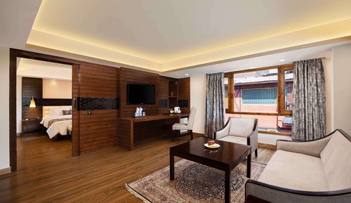 Executive Suite, 1 Double Bed, Bathtub (46SQM, Free WiFi, Living Room)