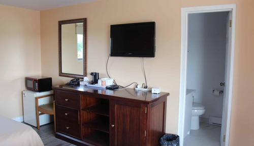 Standard Room, 1 Queen Bed