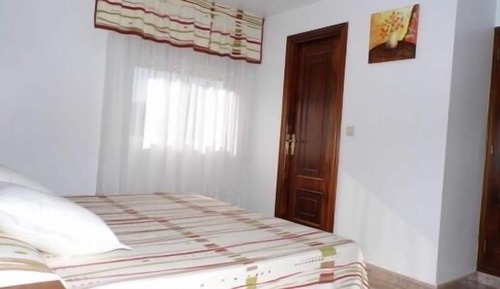 Single Room, Private Bathroom