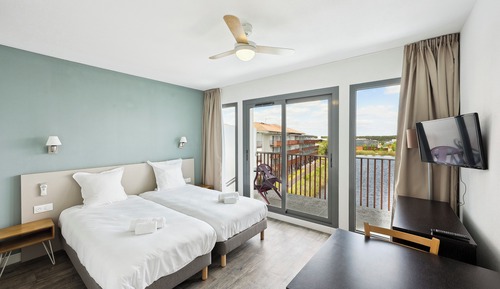 Comfort Studio, Single beds, lake/pool side