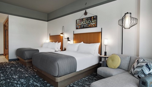 Room, 2 Queen Beds, Non Smoking, City View (Mobility Accessible, Roll-in Shower)