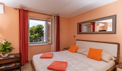 Double Room (Double Room)