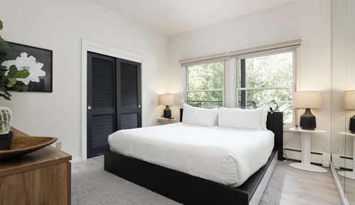 Condo (Durant 6D)