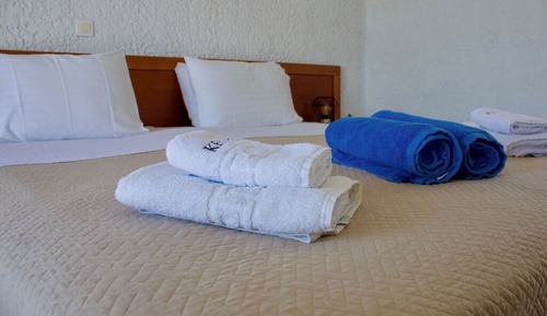 Standard Studio, Sea View