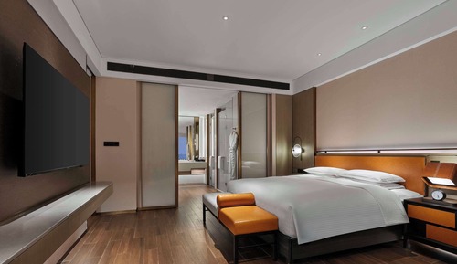 Deluxe Room, 1 King Bed (Club)
