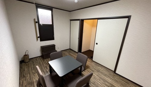 Economy House, Non Smoking