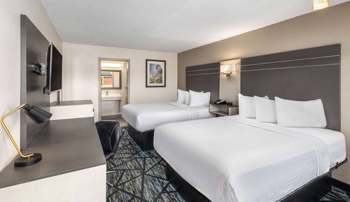 Room, 2 Queen Beds, Non Smoking