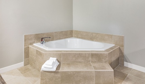 Room, 1 King Bed, Non Smoking, Jetted Tub