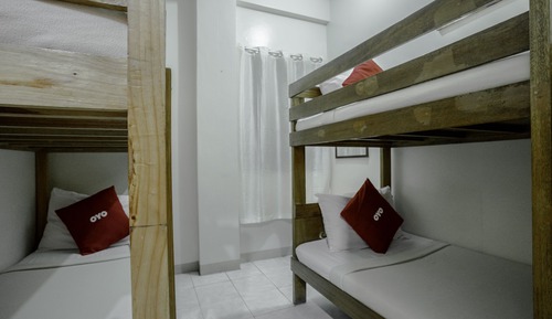 Room, Mixed Dorm