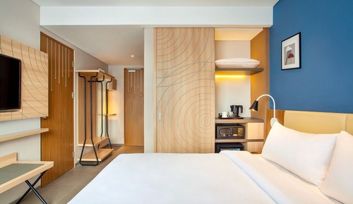 Double Hollywood King Size Bed