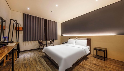 Room (Only for business trips for one perso)