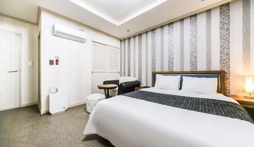 Room (Standard (non-smoking room/Netflix Di)