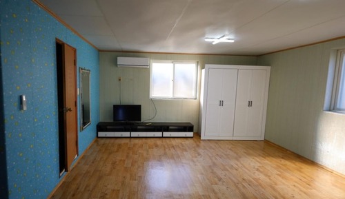 Room (Family Room)