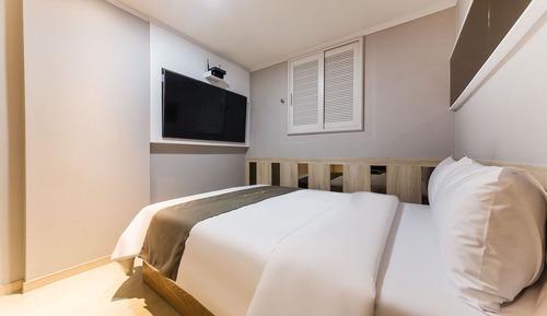 Room (General rooms (advanced 1PC Netflix a)
