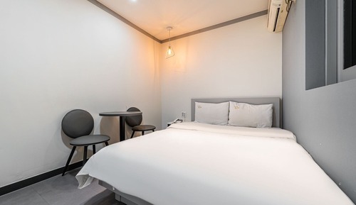 Room (Standard Room 301)
