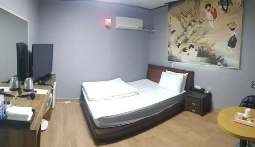 Room (Standard Room)