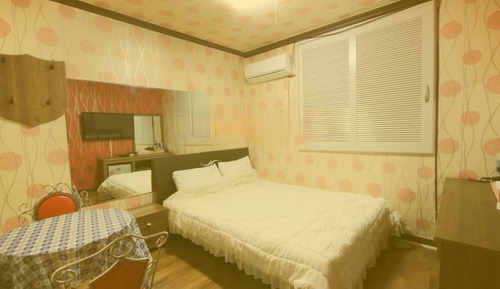 Room (Business room)