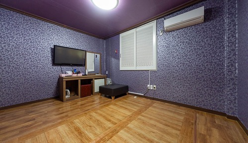 Room (Group Room (7 guests))
