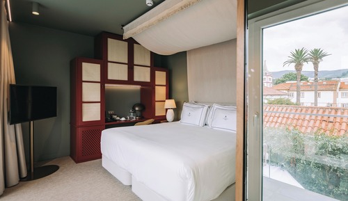 Executive Superior city View