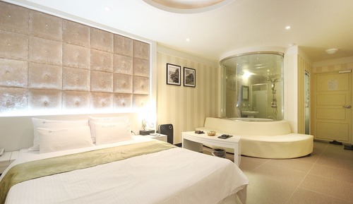 Room (Special Room - Random Room For Dayuse)