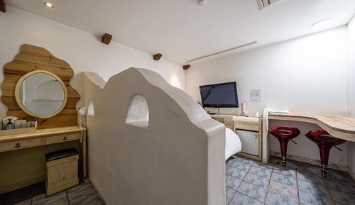 Room (Business room)