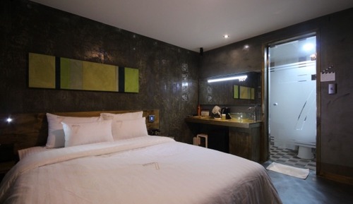 Room (Infinity Hourly Room (Infinite room /)