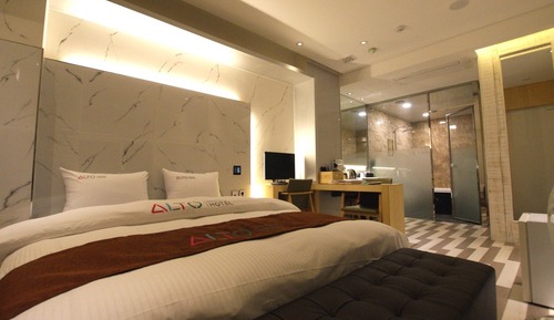 Room (Standard 1 Room 1 Week Drive-In)