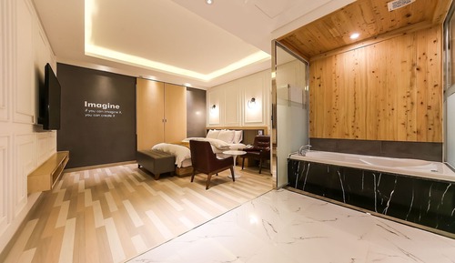 Room (Superior A (with styler))