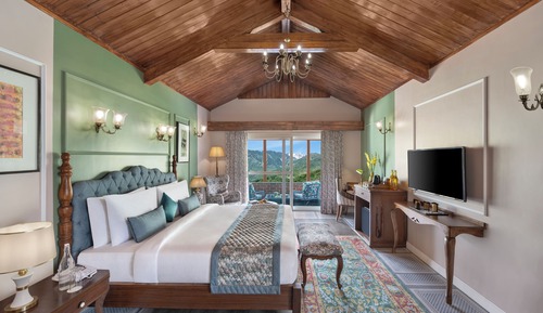Club Room with Private Balcony