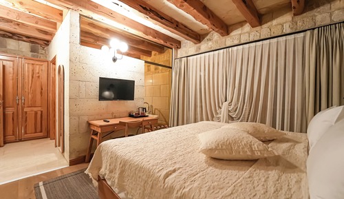 Honeymoon Room