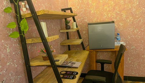 Deluxe Studio