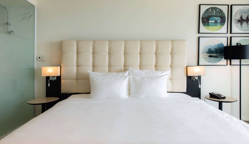 Deluxe Room, 1 King Bed, Non Smoking (Panoramic View)